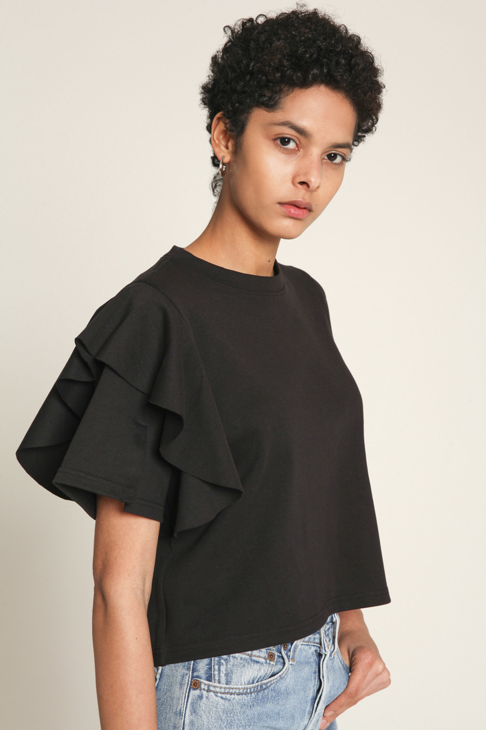 Frill pointed slit sleeves T-shirt (60%)